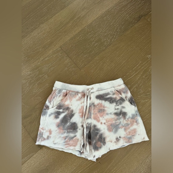 Free People Medium Kelly Set Tie Dyed Short's. ⚡️💗